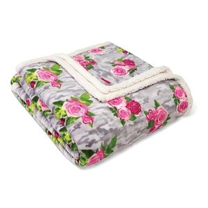 Betseyville Camouflage Floral Twin Blanket